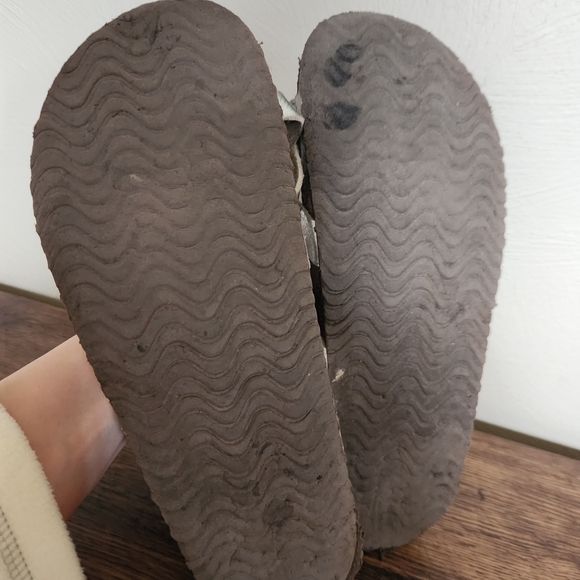 Women's Metallic Silver Buckle Cork Footbed Sandals Size 6 - Picture 2 of 4